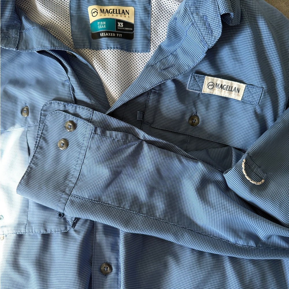 Magellan Outdoors Blue Casual Button Down Shirt